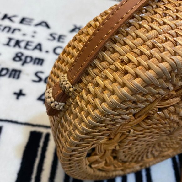 Woven Rattan Batik Lining Round Sling Bag. - Picture 5 of 7